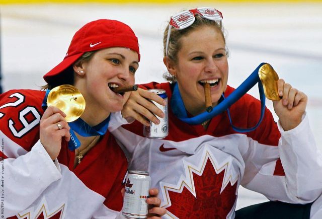 hockeyeuses du Canada victorieuses à Vancouver